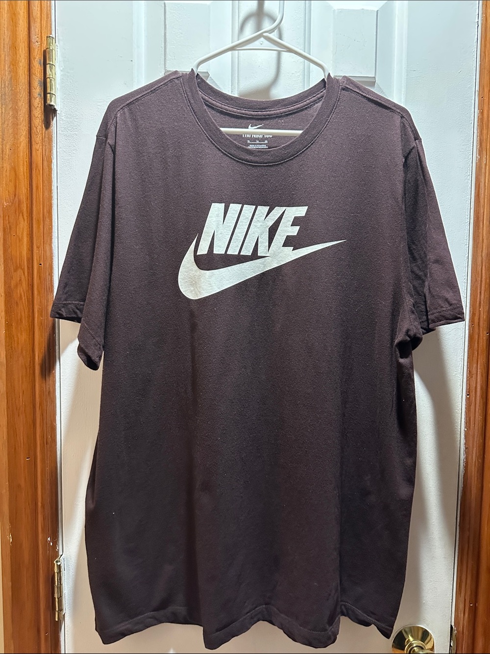 Nike Men’s Dark Brown Short Sleeve Logo T-Shirt